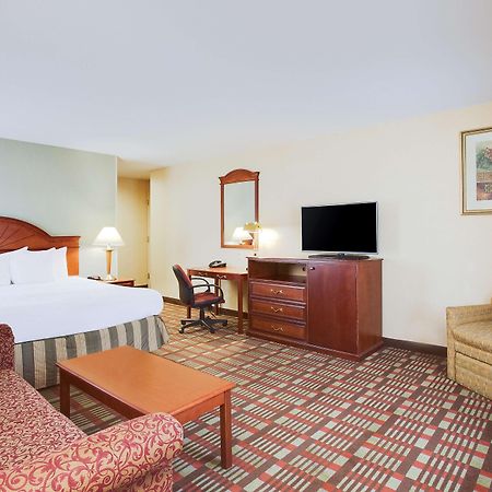 La Quinta Inn By Wyndham Queens New York Eksteriør billede