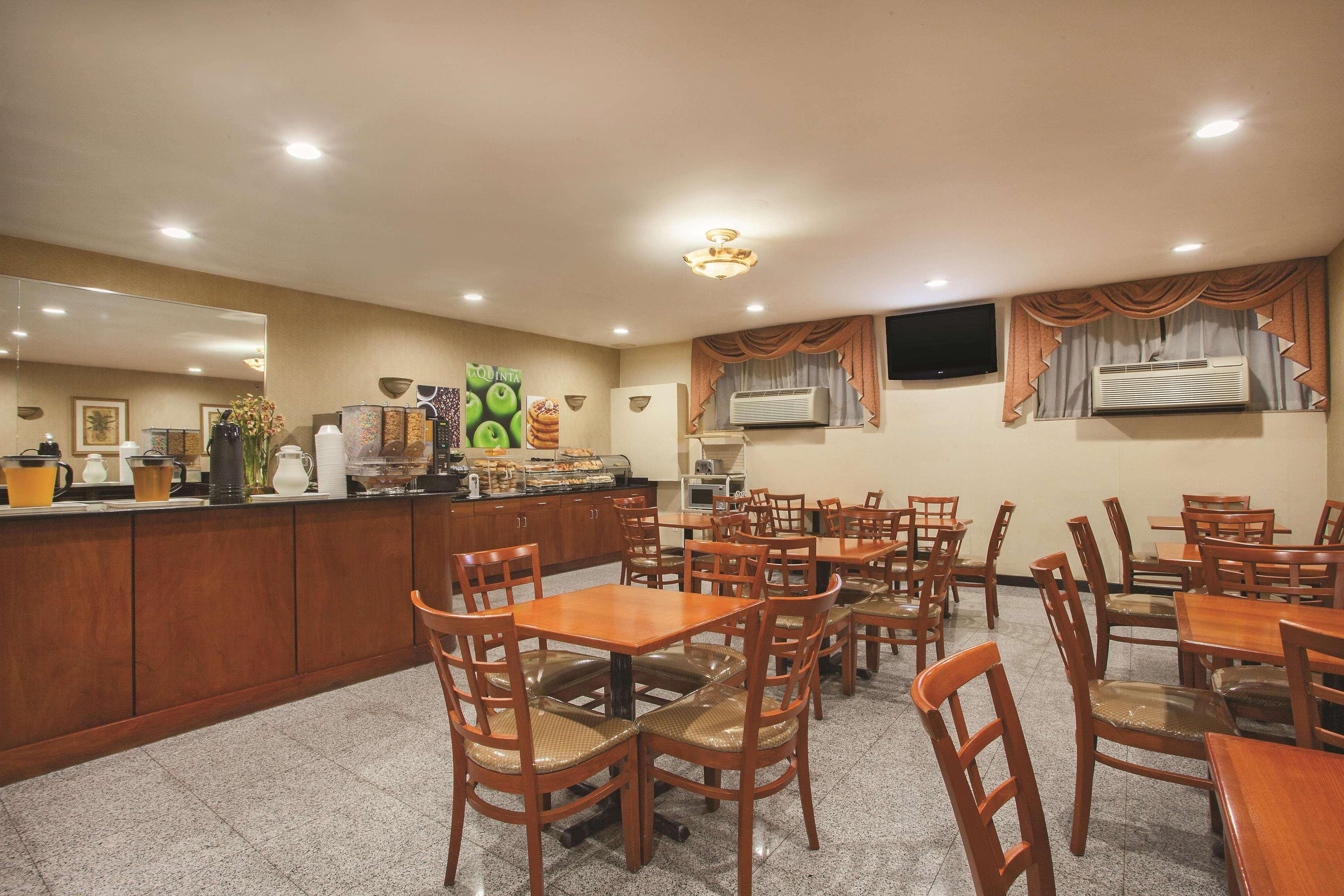 La Quinta Inn By Wyndham Queens New York Eksteriør billede