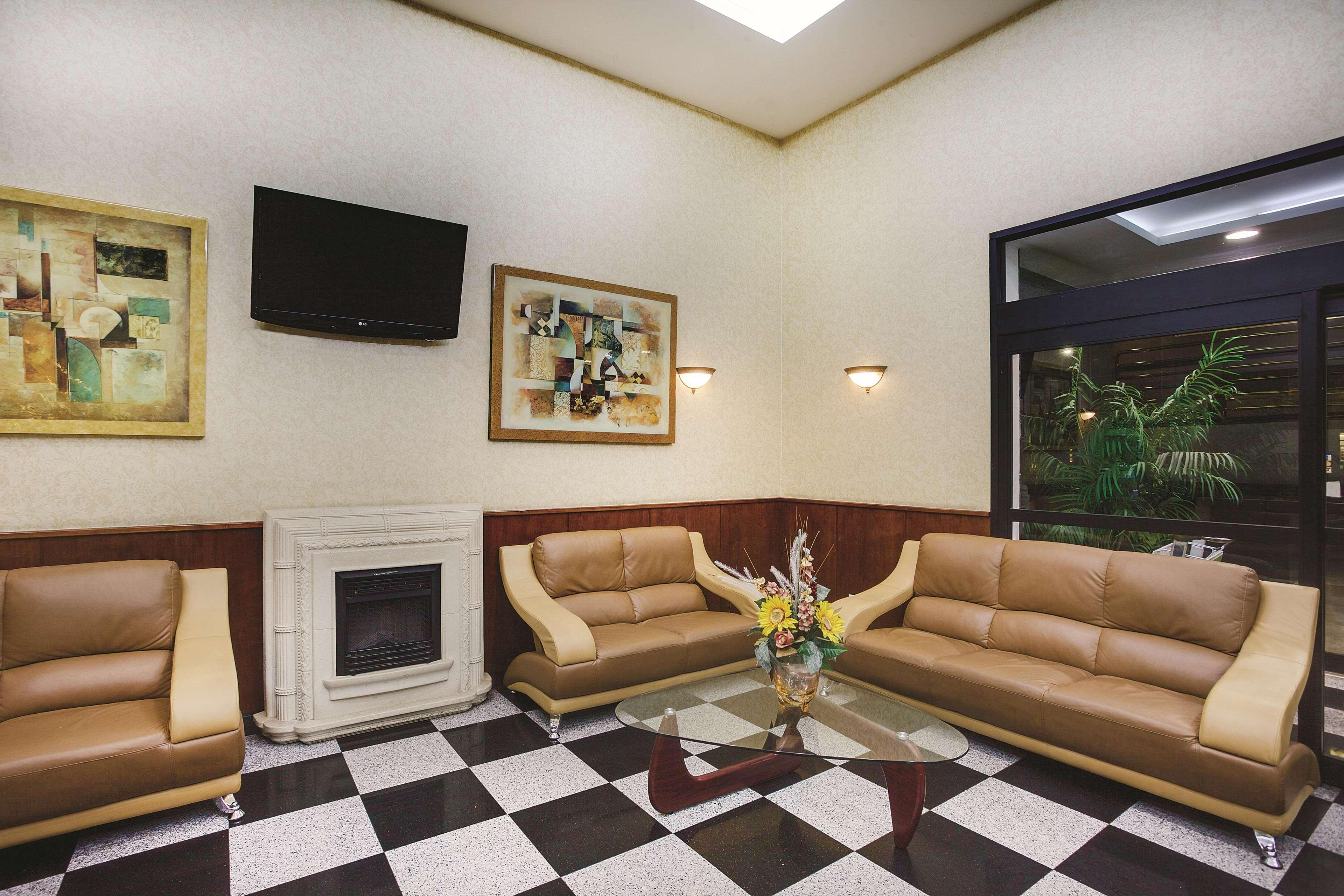 La Quinta Inn By Wyndham Queens New York Eksteriør billede
